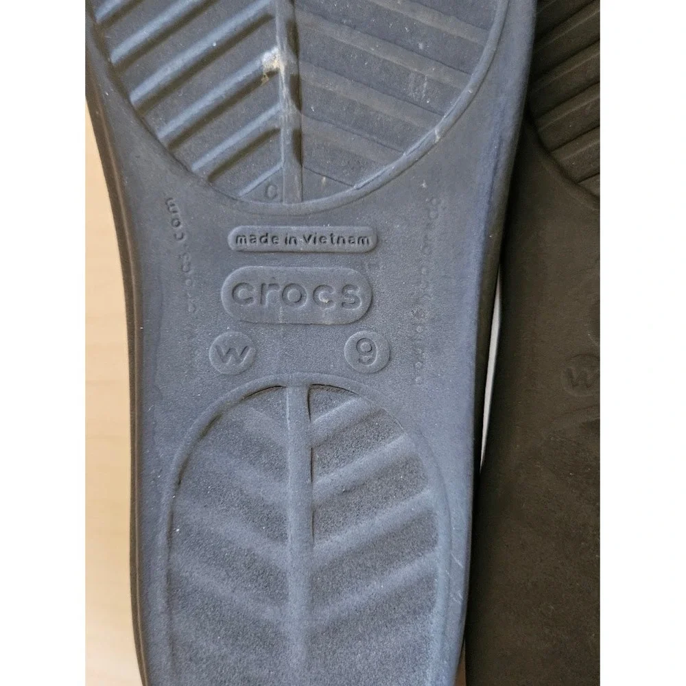 CROCS good amount